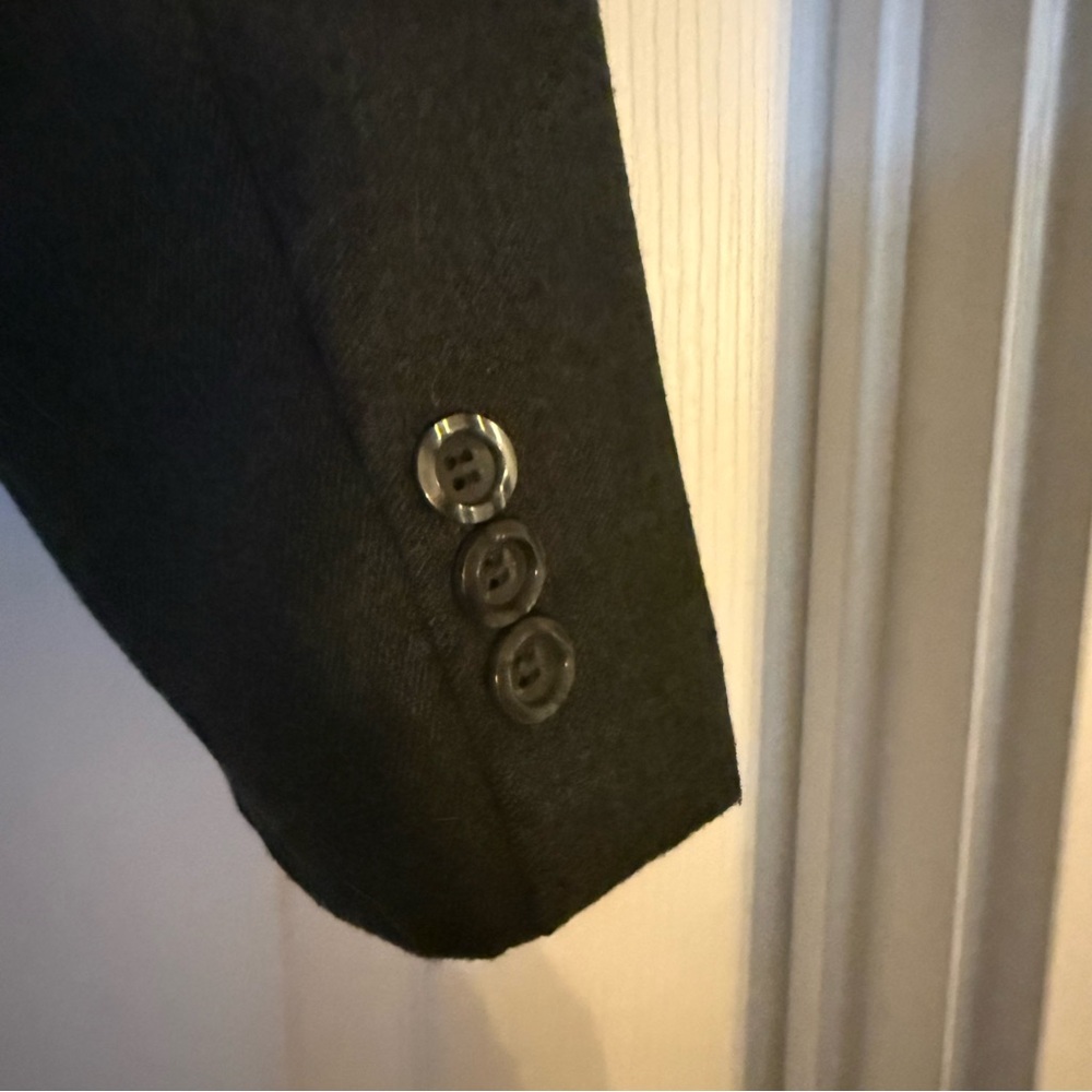 Chic Double-Breasted Gray Blazer - image 3